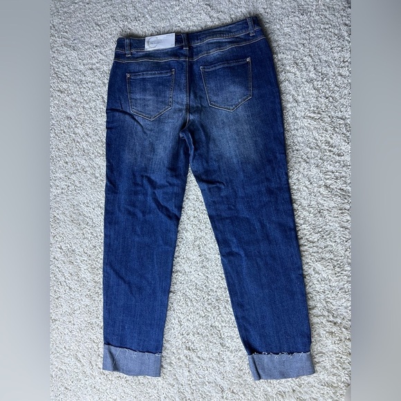 Women’s size 10 Mid-rise Girlfriend Jeans NWT - Picture 2 of 7